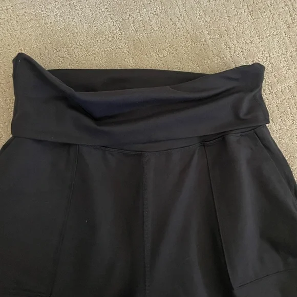 Aerie Black Women's foldover joggers - Picture 2 of 3